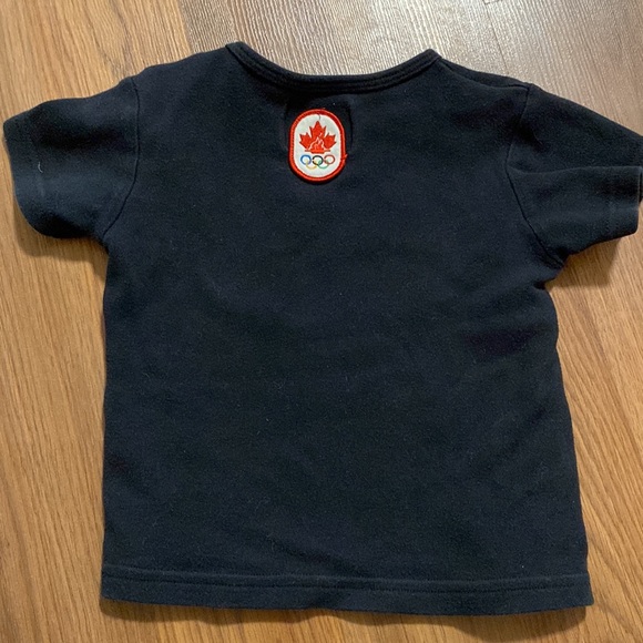 ✨8/$10. Hudson Bay Canada shirt. 18-24 months - Picture 6 of 7